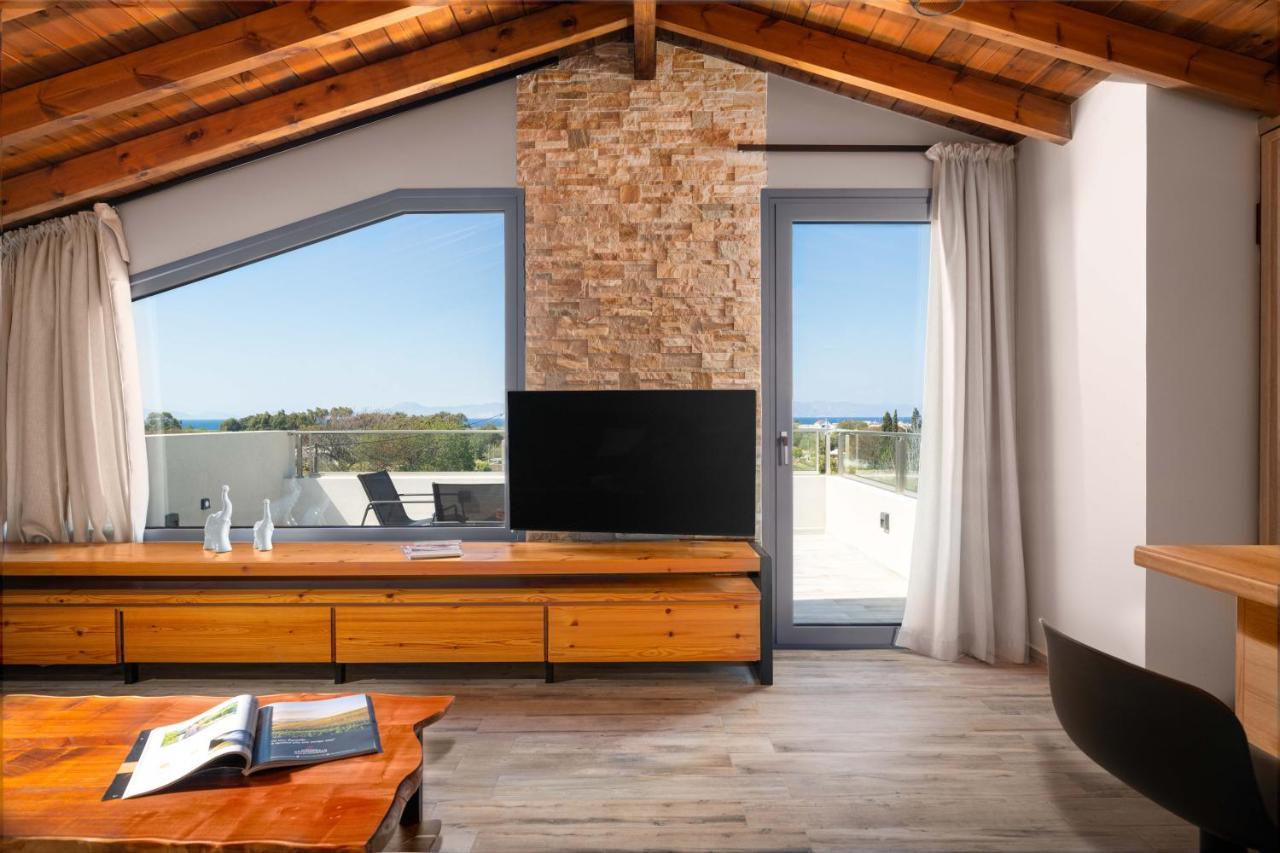 Tsatos Luxury Residence Kremastí Exterior photo